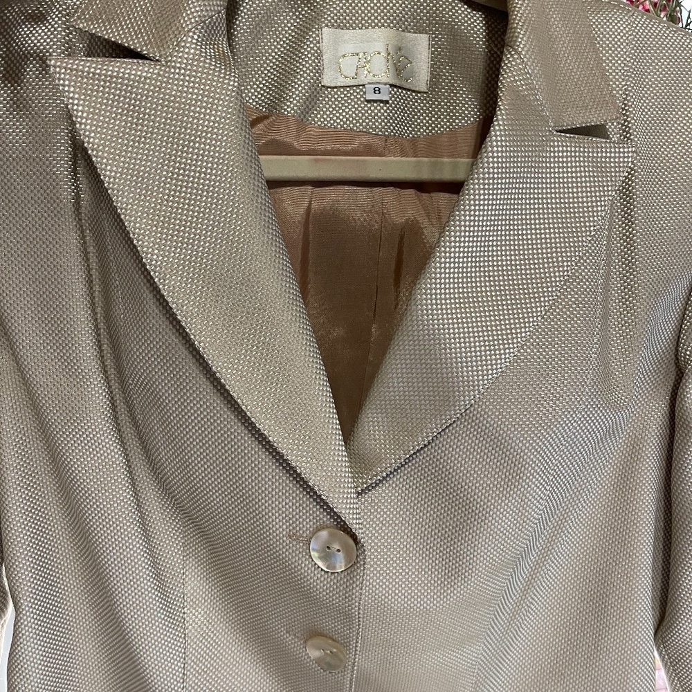 Jacket and skirt. - Picture 3 of 5